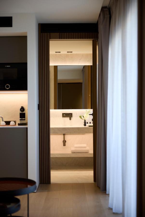 Dusit Suites Hotel Athens Exterior photo