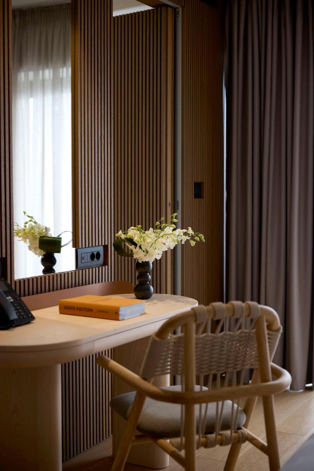 Dusit Suites Hotel Athens Exterior photo