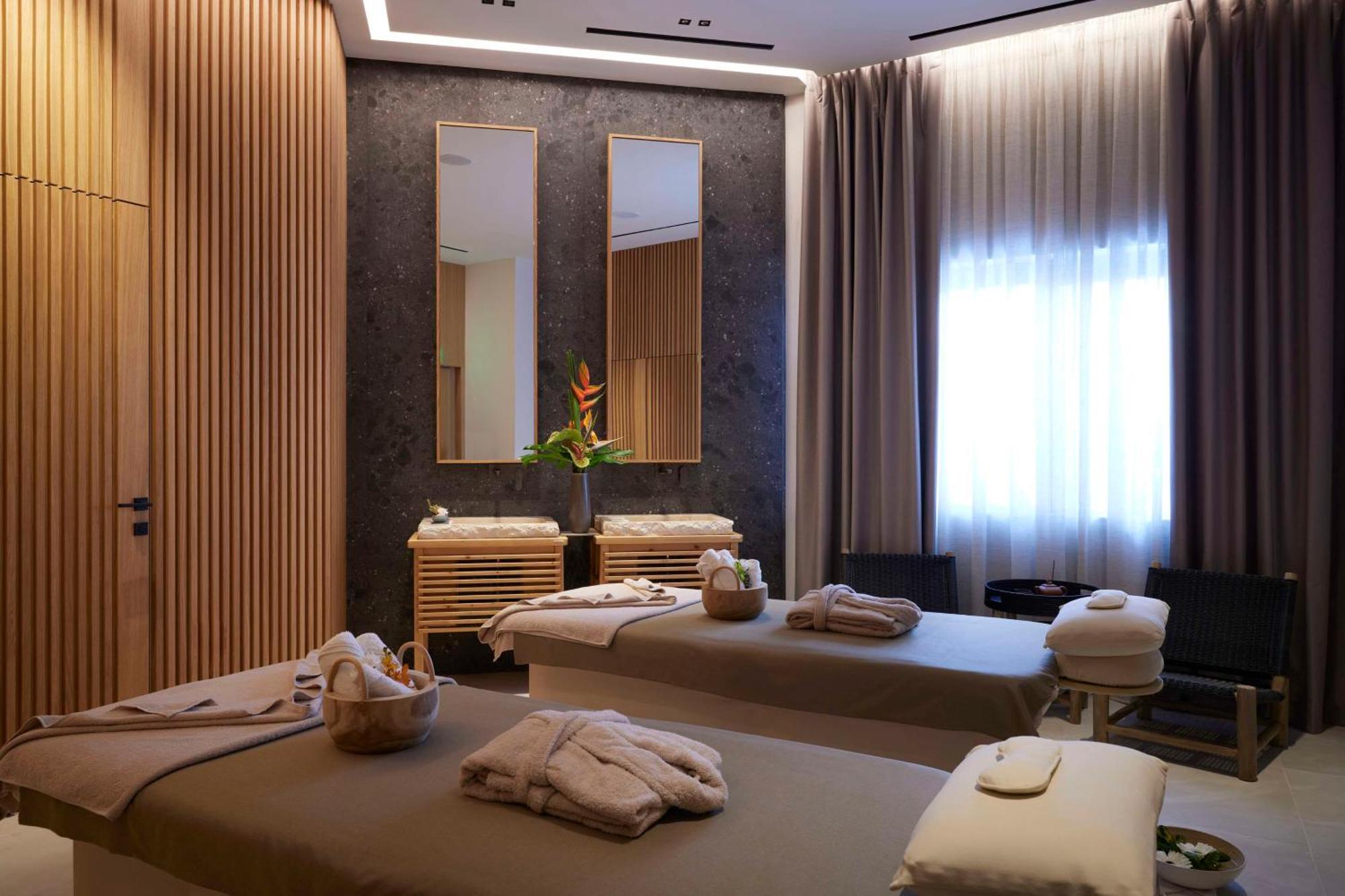 Dusit Suites Hotel Athens Exterior photo